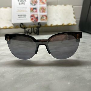 tahari cat eye sunglasses